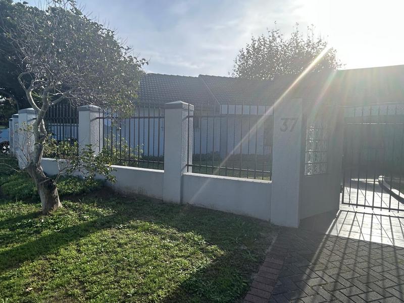 4 Bedroom Property for Sale in Rondebosch Western Cape